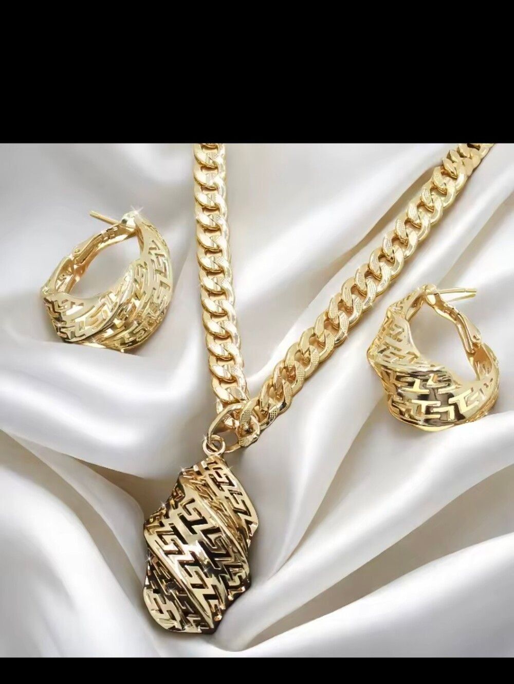 Gold Greek Style Design Twisting Necklace Pendant And Earrings Set